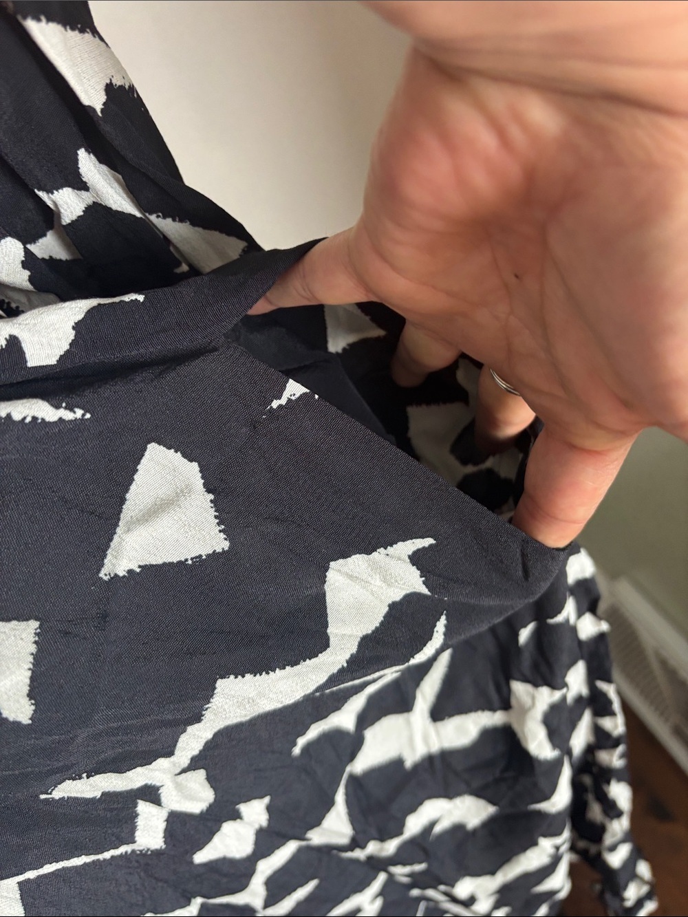 Zara Black and White Abstract Midi Shirt Dress - Picture 6 of 10